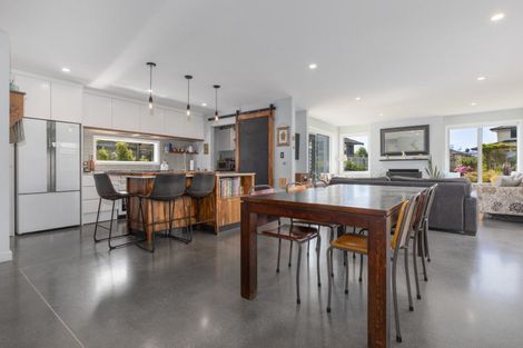 Photo of property in 40 Banks Boulevard, Whitby, Porirua, 5024