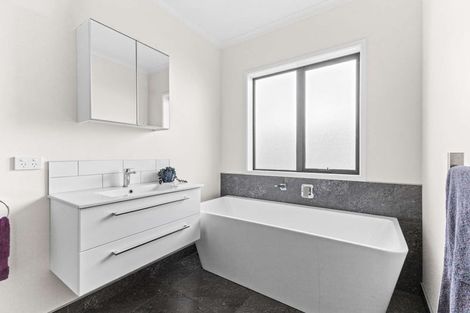 Photo of property in 48 Papawhero Drive, Bell Block, New Plymouth, 4312