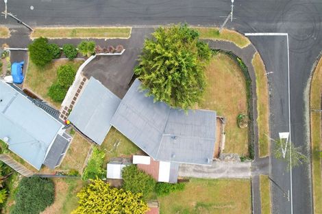 Photo of property in 2 Mabian Crescent, Deanwell, Hamilton, 3206