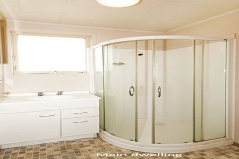 Photo of property in 30 Leaver Place, Weymouth, Auckland, 2103