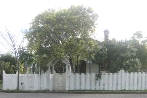 Photo of property in 54 George Street, Hikurangi, 0114