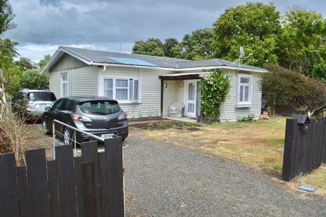 Photo of property in 27 Toi Street, Otaki Beach, Otaki, 5512