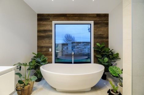 Photo of property in 2 Saint Thomas Avenue, Pyes Pa, Tauranga, 3112