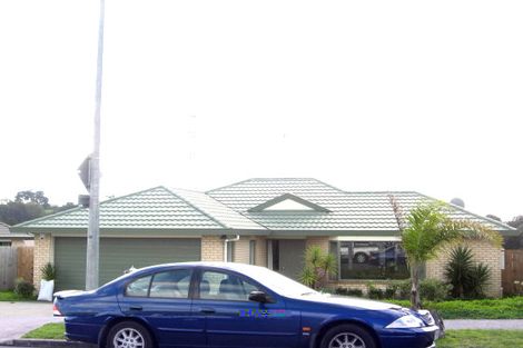 Photo of property in 122 Charles Prevost Drive, The Gardens, Auckland, 2105