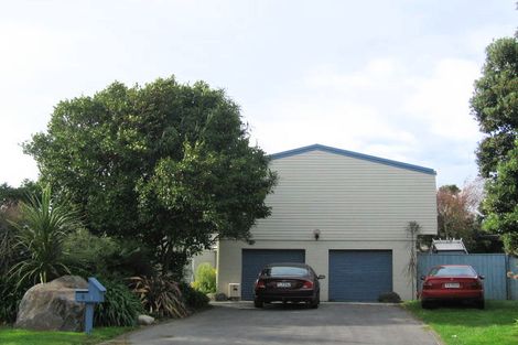 Photo of property in 2 Taheke Street, Paraparaumu Beach, Paraparaumu, 5032