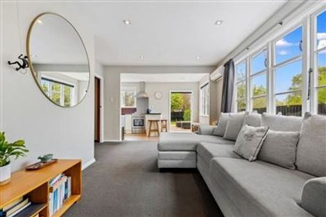 Photo of property in 19 Pitcairn Crescent, Bryndwr, Christchurch, 8053