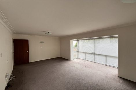Photo of property in 2/1 Sylvan Park Avenue, Milford, Auckland, 0620