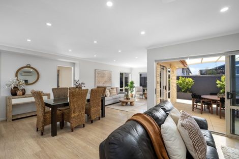 Photo of property in 27 Mcleod Place, Papamoa Beach, Papamoa, 3118