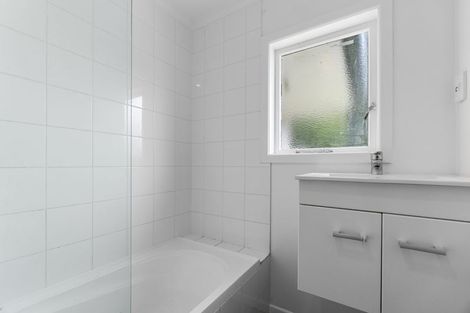 Photo of property in 16 Eureka Road, Eureka, Hamilton, 3287