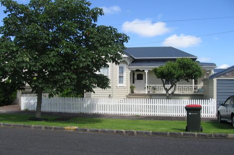 Photo of property in 11 Karetu Road, Greenlane, Auckland, 1051