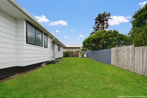 Photo of property in 13a Kaiwaka Road, Waiuku, 2123