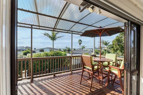 Photo of property in 5 Taihiki Road, Clarks Beach, 2122