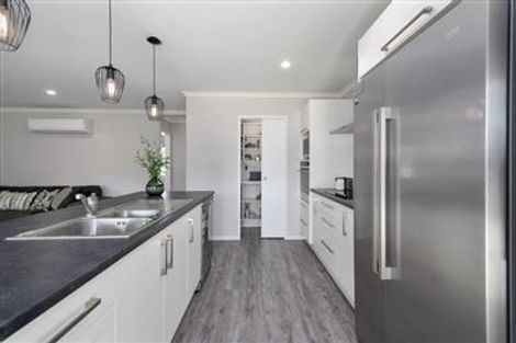 Photo of property in 27 Pukeko Way, Kinloch, Taupo, 3377