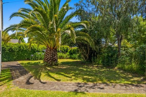 Photo of property in 15 Heretaunga Square, Silverstream, Upper Hutt, 5019