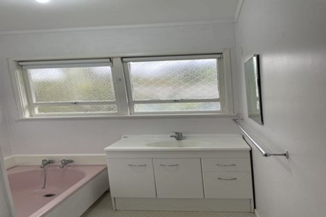 Photo of property in 36 Woodside Avenue, Northcote, Auckland, 0627