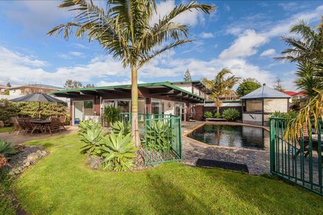 Photo of property in 59 Mcfadzean Drive, Blockhouse Bay, Auckland, 0600