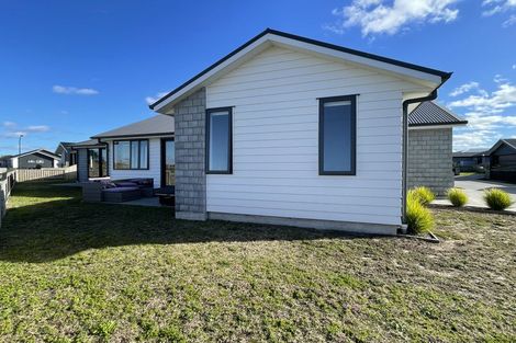 Photo of property in 18 Anchor Crescent, Papamoa, 3118