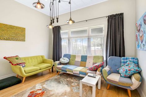 Photo of property in 11 Carow Street, Palmerston North, 4410