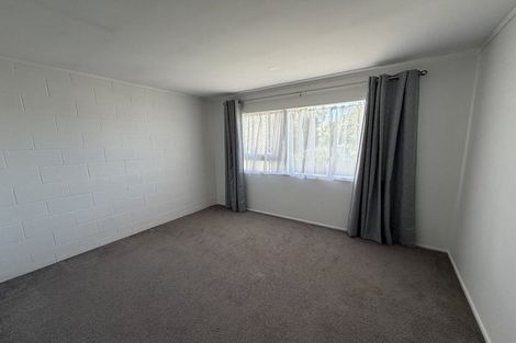 Photo of property in 2/27 Roberts Road, Te Atatu South, Auckland, 0610
