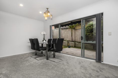 Photo of property in 10 Ironstone Place, Randwick Park, Auckland, 2105