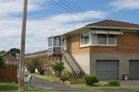 Photo of property in 2/769 Beach Road, Browns Bay, Auckland, 0630