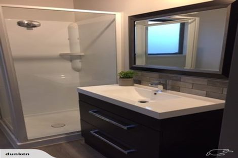 Photo of property in 36 Knights Road, Rothesay Bay, Auckland, 0630