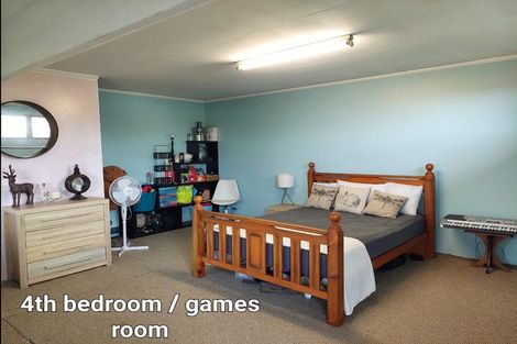 Photo of property in 9 Windsor Road, Waipawa, 4210