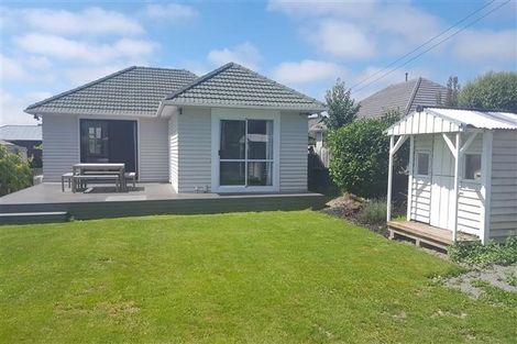 Photo of property in 34 Farquhars Road, Redwood, Christchurch, 8051