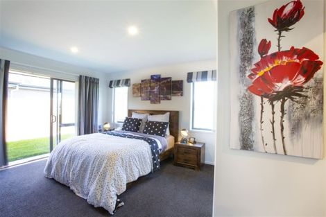 Photo of property in 56 Norfolk Drive, Cambridge, 3434