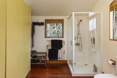 Photo of property in 60 Waicola Drive, Fitzherbert, Palmerston North, 4471