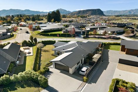 Photo of property in 5 Nancy Lane, Wanaka, 9305