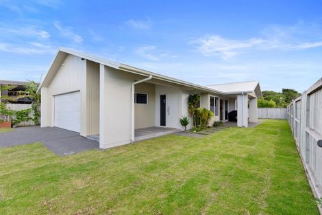 Photo of property in 63 Awatira Drive, Papamoa Beach, Papamoa, 3118