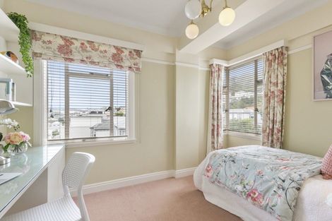 Photo of property in Owd Trafford Flats, 17 Brougham Street, Mount Victoria, Wellington, 6011