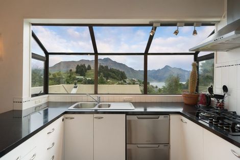 Photo of property in 20 Greenstone Place, Fernhill, Queenstown, 9300