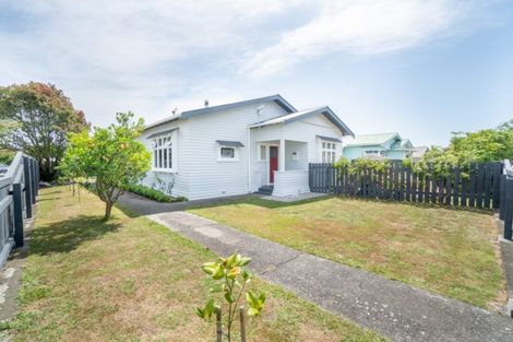 Photo of property in 46 Kingswood Street, Takaro, Palmerston North, 4412