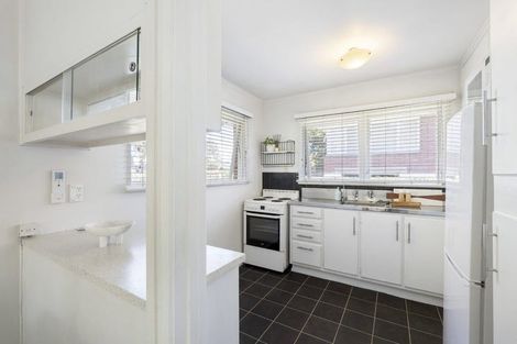 Photo of property in 1/153 Shakespeare Road, Milford, Auckland, 0620