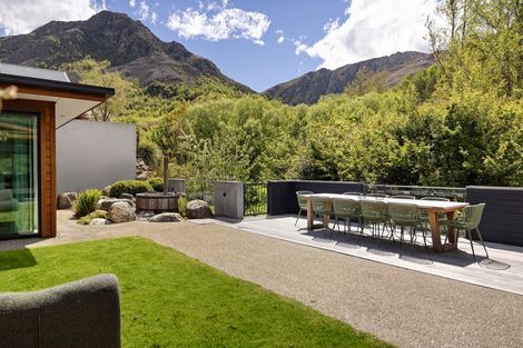 Photo of property in 55 Manse Road, Arrowtown, 9302