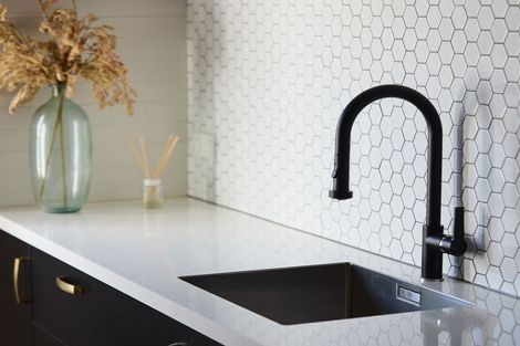 Photo of property in 10 Cobden Road, Bluff Hill, Napier, 4110