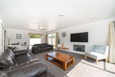 Photo of property in 14 Lincoln Terrace, Hokowhitu, Palmerston North, 4410