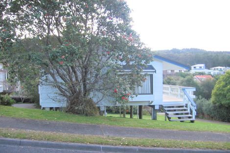 Photo of property in 111 Onemana Drive, Onemana, Whangamata, 3691