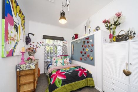 Photo of property in 320 Featherston Street, Palmerston North, 4410