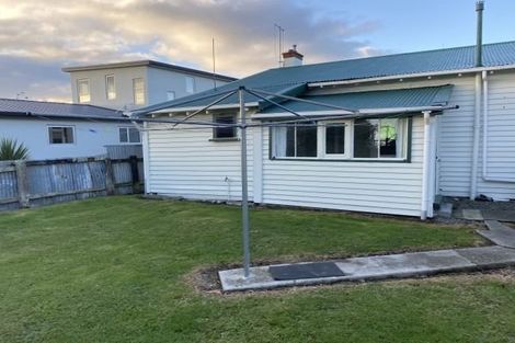 Photo of property in 54 Burns Avenue, Takaro, Palmerston North, 4412