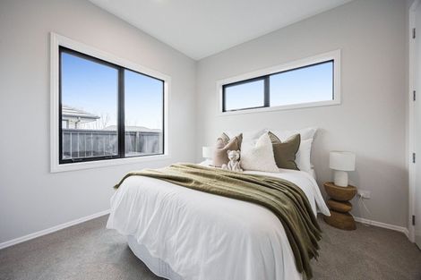 Photo of property in 106 Metoriti Crescent, Karaka, 2124
