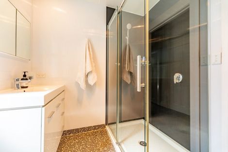 Photo of property in 8 London Street, Hampden, 9410