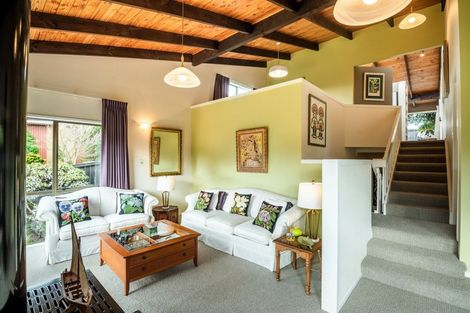 Photo of property in 3 Portsea Place, Chatswood, Auckland, 0626