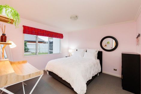 Photo of property in 11 Manhattan Court, Kelvin Grove, Palmerston North, 4414