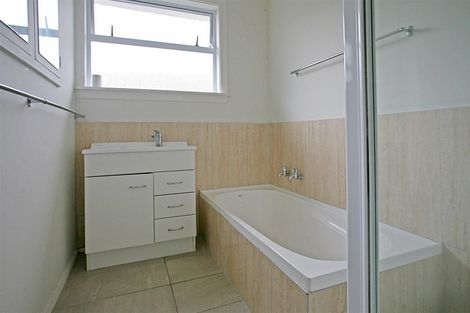 Photo of property in 30 Pinehurst Crescent, Russley, Christchurch, 8042