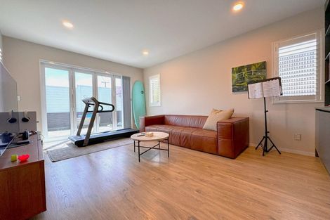 Photo of property in 17a Lake Pupuke Drive, Takapuna, Auckland, 0622