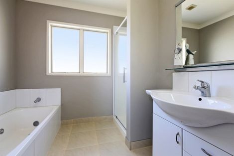 Photo of property in 8 Chenin Place, Greenmeadows, Napier, 4112