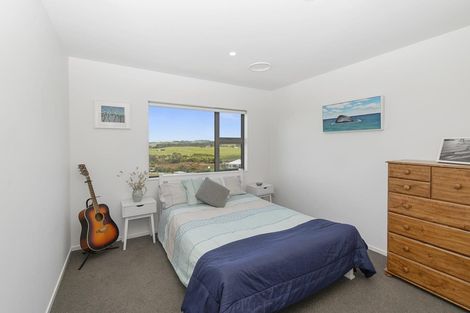 Photo of property in 133 Waitea Road, Muriwai, Waimauku, 0881
